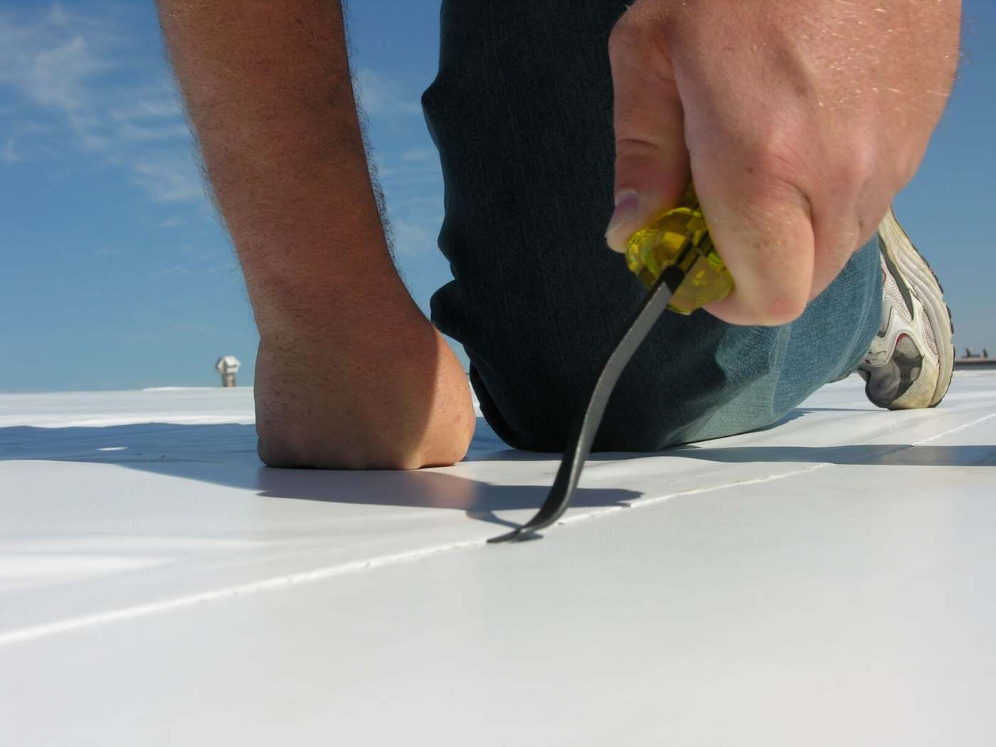 Mid-Western crew on a commercial roof